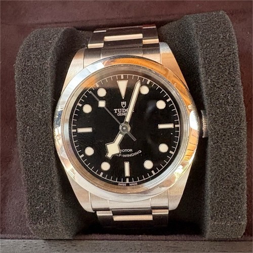 Tudor black bay one réf - black,