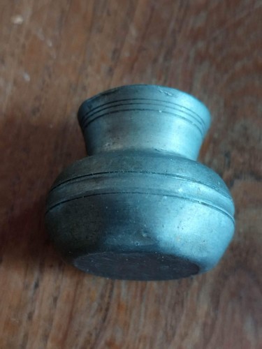 Petit objet vitrine en - , de