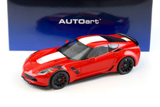 1:18 AUTOart Chevrolet Corvette C7 Grand Sport Rayures Rouges/Blanches 71274