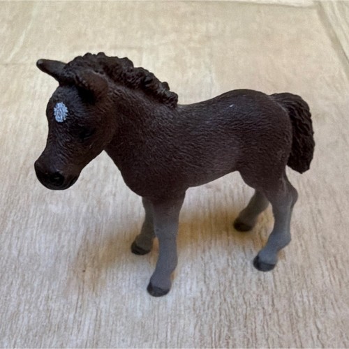 Schleich figurine cheval