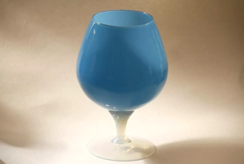 Grand verre vase opaline - , bleue