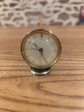 Réveil mécanique ancien