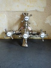 Ancien robinet de baignoire et