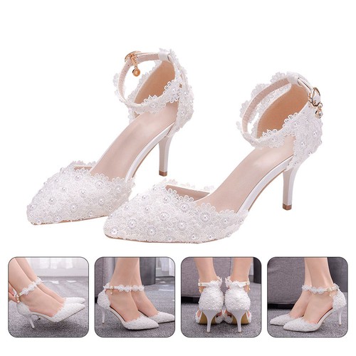 Paire chaussures de - 1,