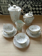 Service à café, porcelaine Limoges, 5 tasses avec soucoupes et autre vaisselle