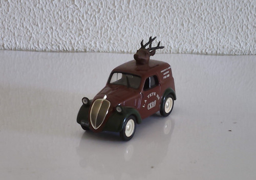 Voiture ixo altaya - 1/43,