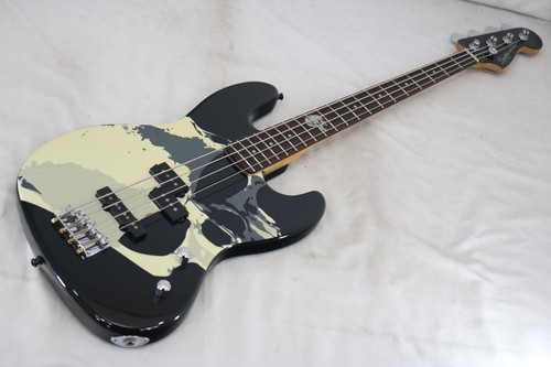 Guitare basse électrique