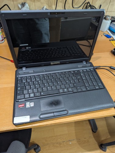 Toshiba satellite c660 - 15",