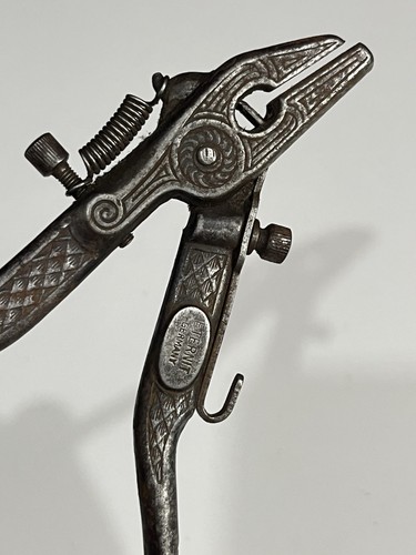 Pince avoyer ancienne - à,