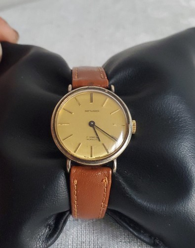 Montre mécanique remontage - mécanique, à