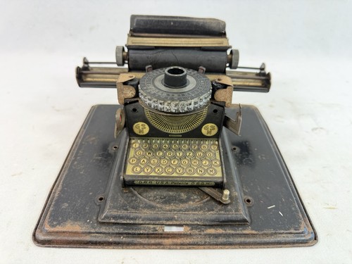 Ancienne machine ecrire - machine, a