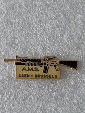 pin's AMS Caen Brussels Fusil