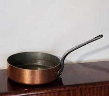 Poêle en Cuivre Martelé E.DEHELLERIN Paris 24,5 cm Intérieur Étamé Sauteuse 