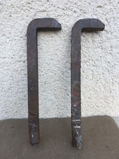 2 anciens supports muraux /