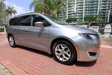 2019 Chrysler Pacifica Touring Plus FWD