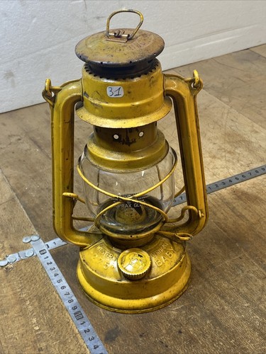 Ancienne lampe pétrole - lampe,