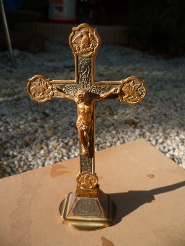 Crucifix laiton souvenir - en,
