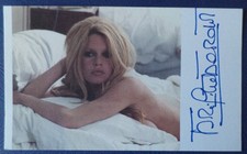 Original Signature Brigitte BARDOT Semi Rigid Paper LES FE MMES (7.5 x 13 cm)