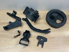 UN LOT DE SUPPORT PIECE