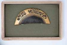Comb Japanese antique chrysanthemum design made of boxwood late Edo era