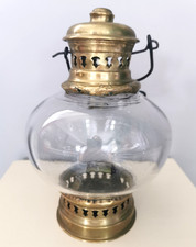 Ancienne lanterne de bateau