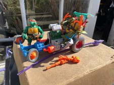 Lot figurine + dragster tortue