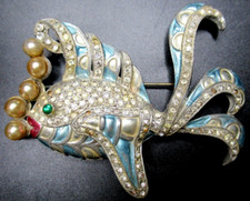 Amazing Enamel Rhinestone Faux Pearl Fish Blowing Bubbles Vintage Pot Metal Pin