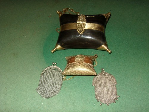 Bibelots vitrine fin - de,