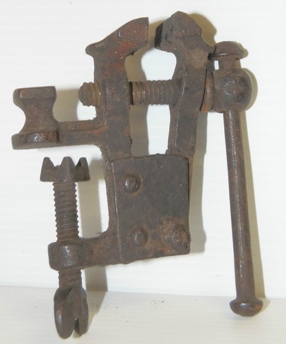 Etau horloger ancien dans - d'horloger,