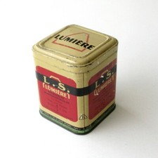 Ancienne boîte métallique