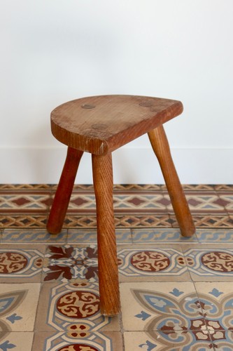 Tabouret tripode ancien - , en