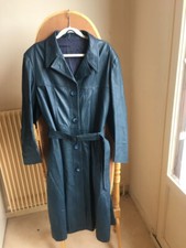 Manteau long en cuir bleu
