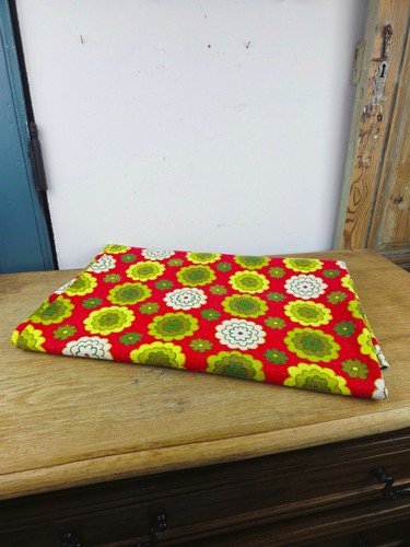 Nappe vintage fleurs rouge - , et
