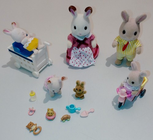Famille lapin sylvanian - lapin, table
