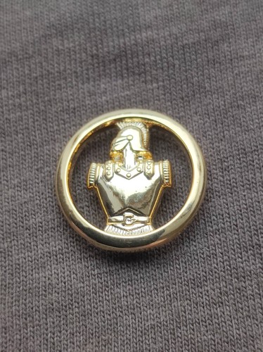 Pin reduction insigne - pin's,