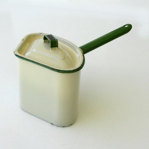 Très ancienne casserole - ancienne,