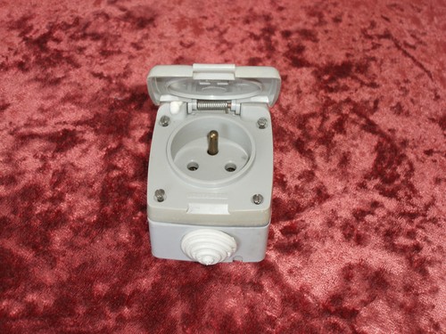 Prise 220v 16a pôles sans - 220v,