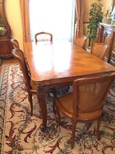 TABLE ET CHAISES SALLE A MANGER LOUIS XV Merisier