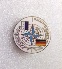 Insigne ALLEMAGNE GECONIFOR GErman CONtingent IFOR  1996 / D 3,5cm / NEUF