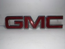 01-06 GMC Sierra Yukon Yukon XL Front Grill Emblem  Genuine OEM