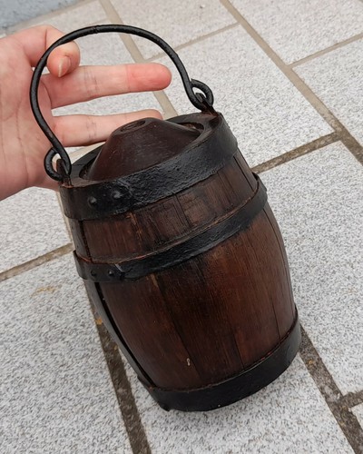 Ancien petit tonneau bois - en,
