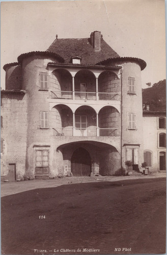 France thiers château de - thiers,,