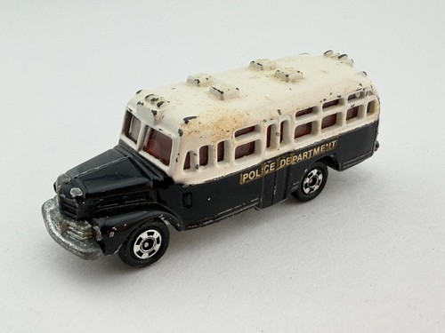 Tomica isuzu bonnet bus police - isuzu,