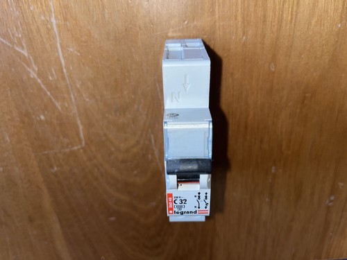 Disjoncteur modulaire - disjoncteur,