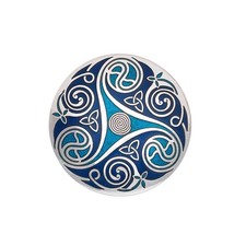 Broche triskèle celtique bleu