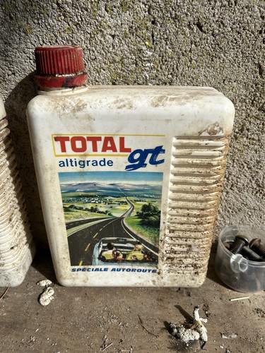 Bidon huile plastique total - bidon,