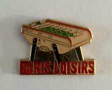 53 - Pin's BAR GAME FOOTBALL FOOSBALL PARIS LEISURE