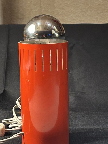 Petite lampe rouge cylindrique - lampe,