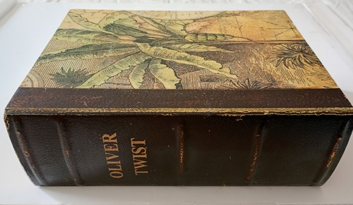 Grosse boîte faux - livre, en