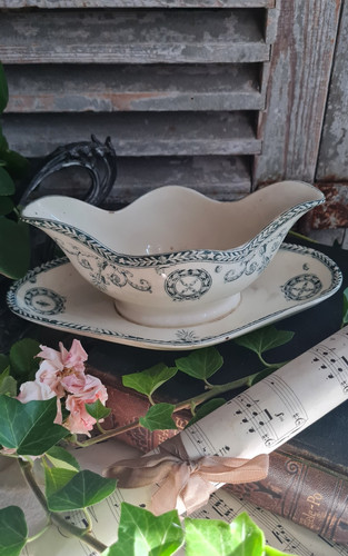 Ancienne sauciere terre de - ,
